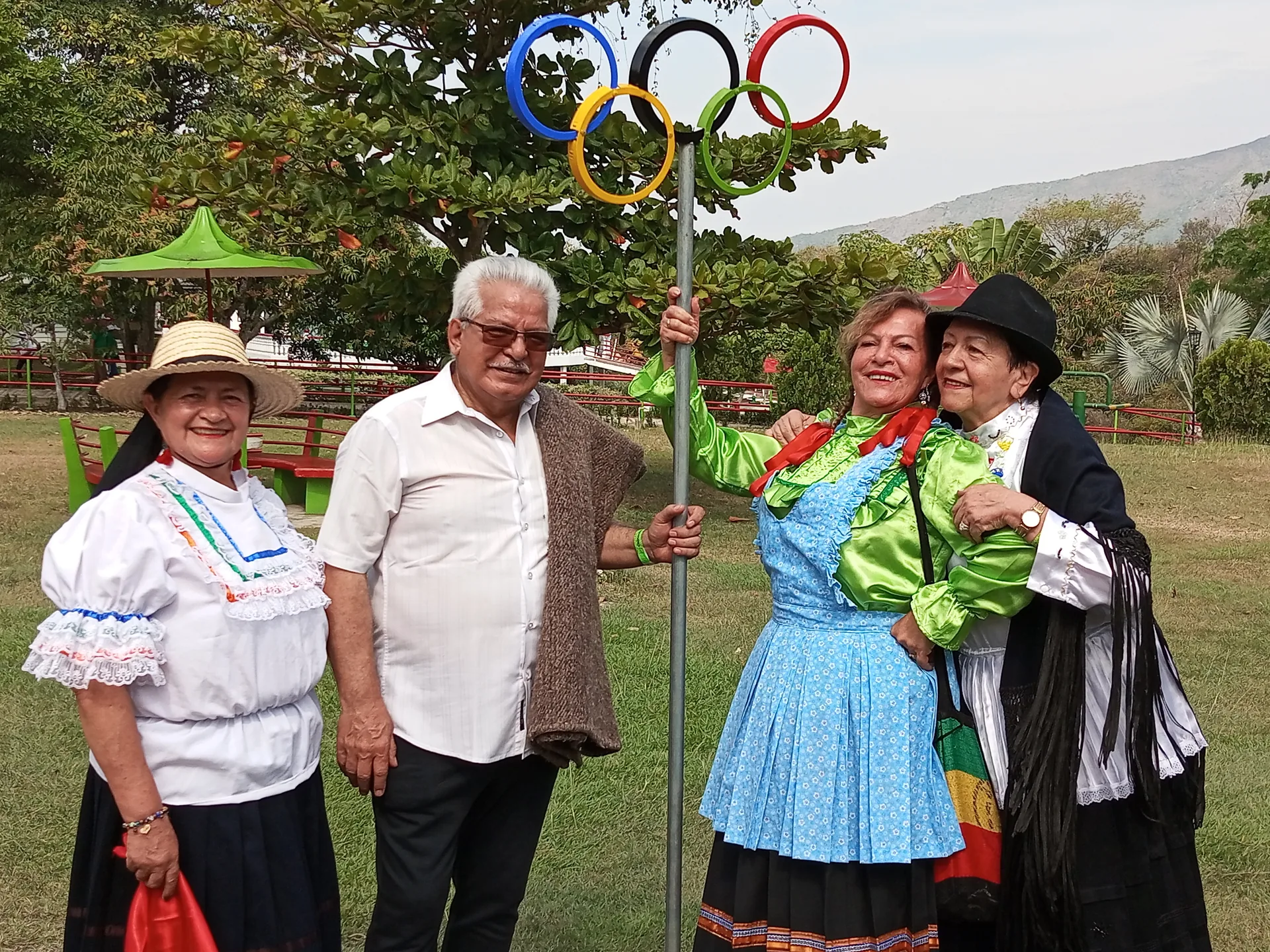 Afiliados de ANPISS en un encuentro de la asociación. Foto general — la imagen propia de la Seccional Funza está pendiente de envío.